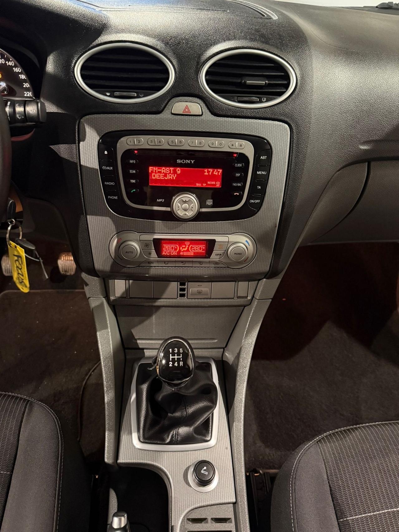 Ford Focus 1.6 TDCi (90CV) -NEOPATENTATI-UNICO PROPRIETARIO