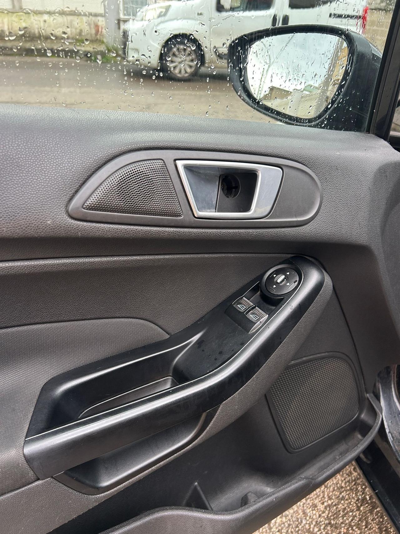 Ford Fiesta 1.5 TDCi 75CV -2013