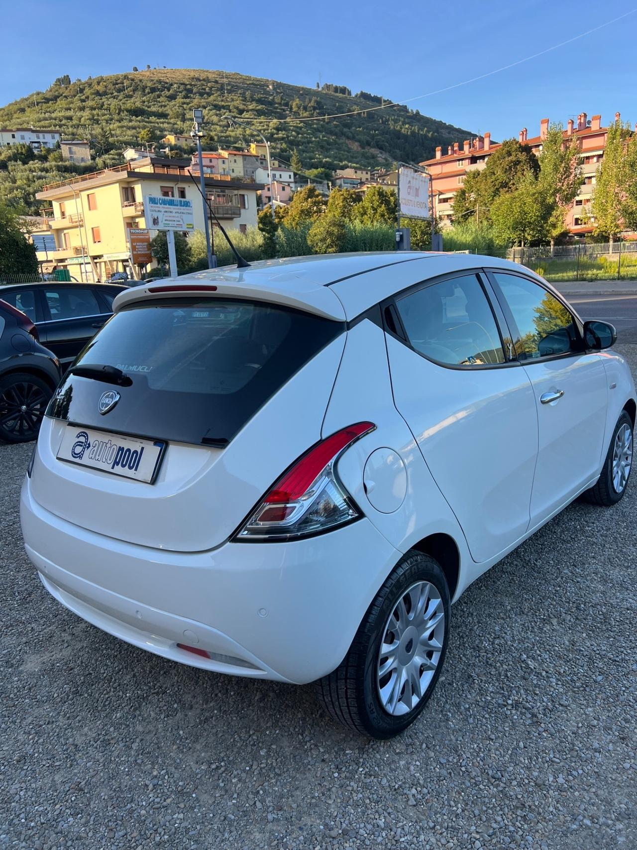 Lancia Ypsilon 1.2 69 CV 5 porte Gold