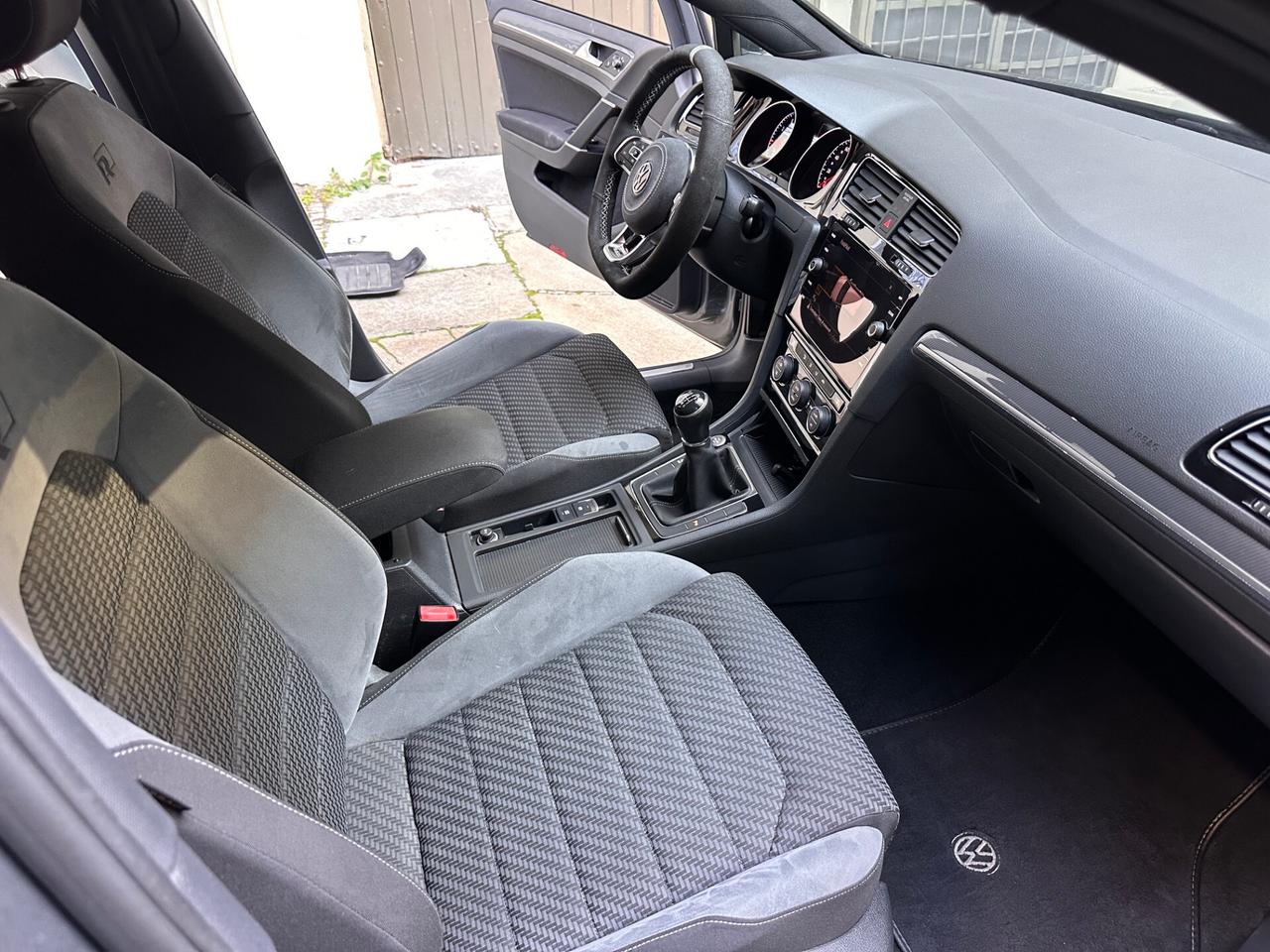 Volkswagen Golf 1.0 TSI *R-LINE*