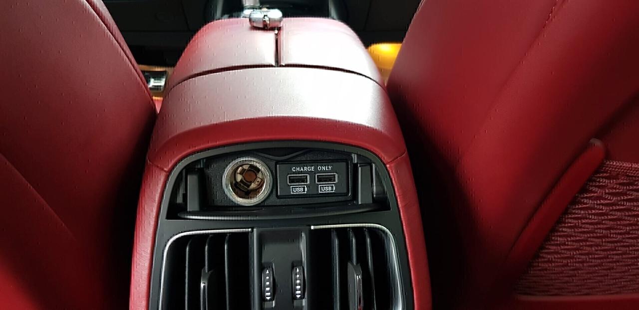 Maserati Levante V6 Diesel 275 Granlusso,pelle rossa,cerchi 21,navi,fari led bixeno,retrocamera,vetri scuri