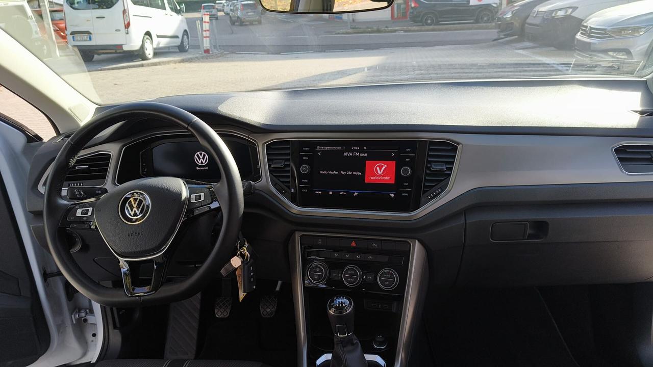 VOLKSWAGEN T-ROC 1.5 TSI 150CV MANUALE GANCIO TRAINO