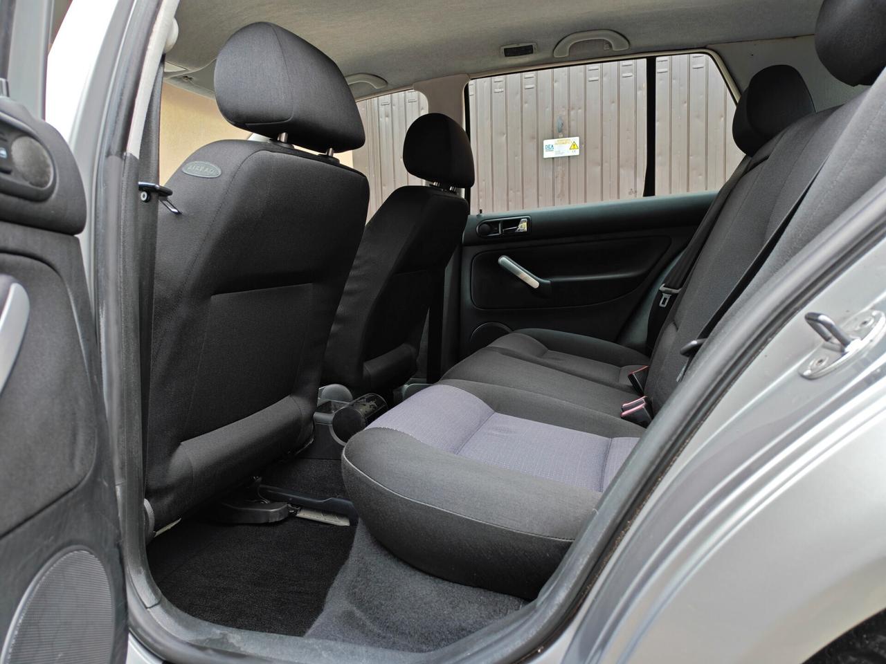 Volkswagen Golf 1.6 BENZINA 105cv Highline / 81.000km