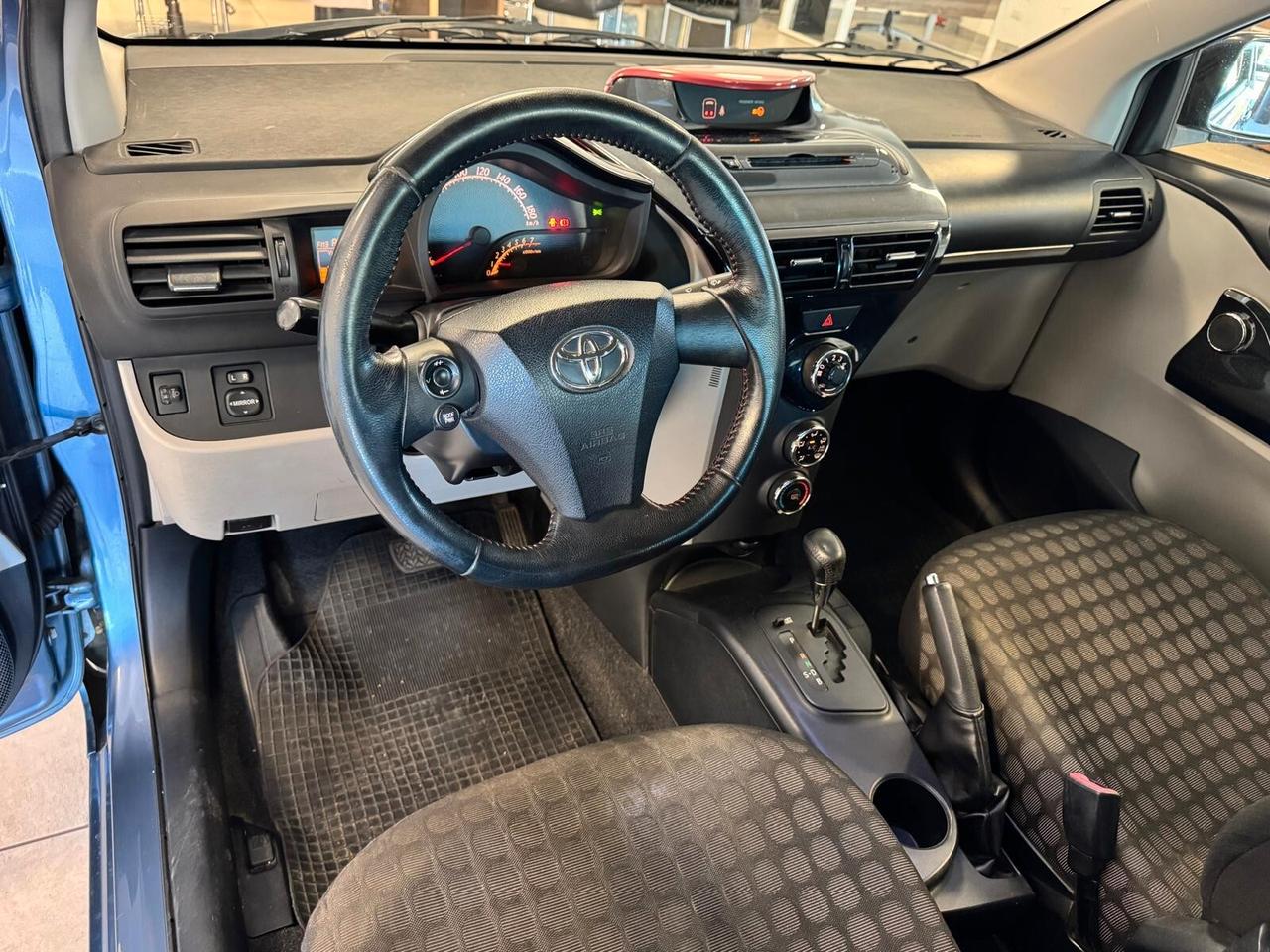 Toyota iQ 1.0 BENZ 68CV AUTOMATICA 2011