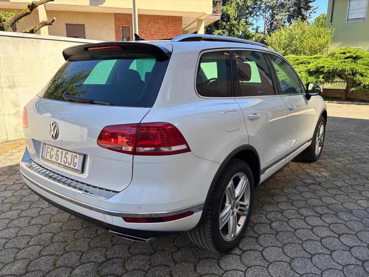 Volkswagen Touareg 3.0 TDI 262 CV R-line*Automatik*Tetto*Pelle