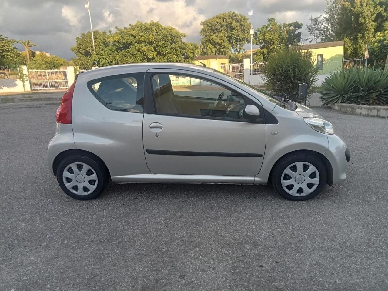 Peugeot 107 1.4 HDi 3p. Plaisir