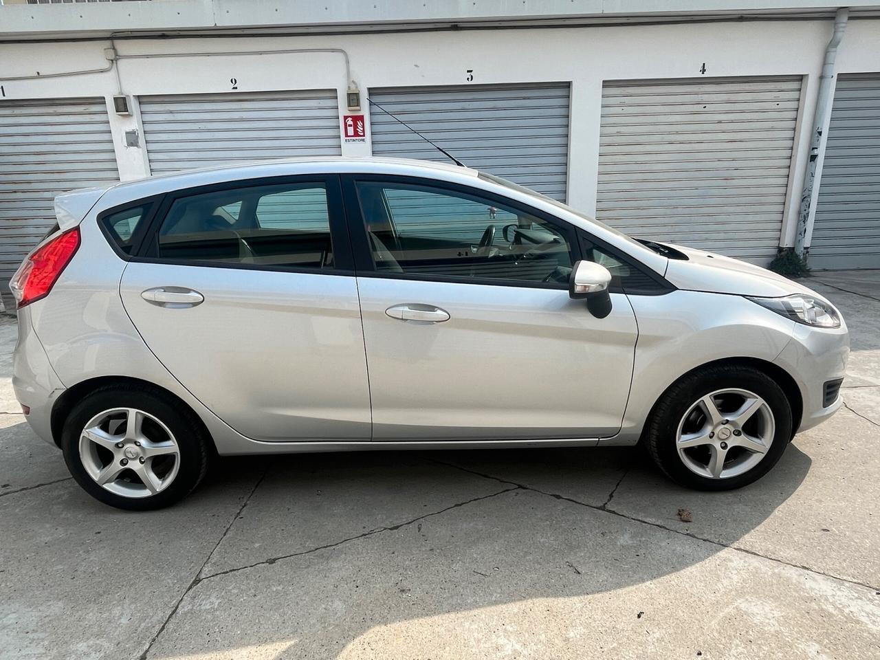 Ford Fiesta 1.5 TDCi 75CV 5 porte Titanium