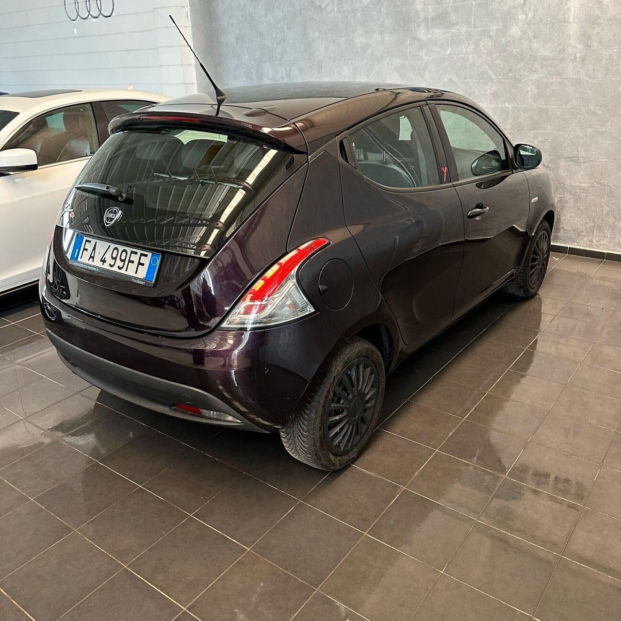 Lancia Ypsilon 1.2 69 CV 5 porte GPL Ecochic Elefantino GPL VALIDO FINO AL 2035