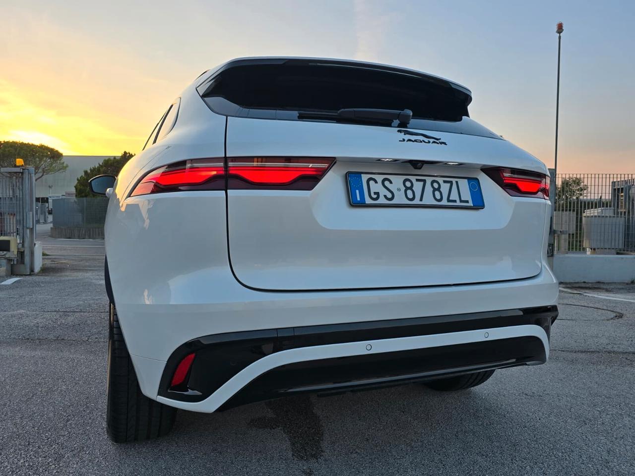 Jaguar F-Pace 2.0 D 204 CV AWD aut. R-Dynamic SE