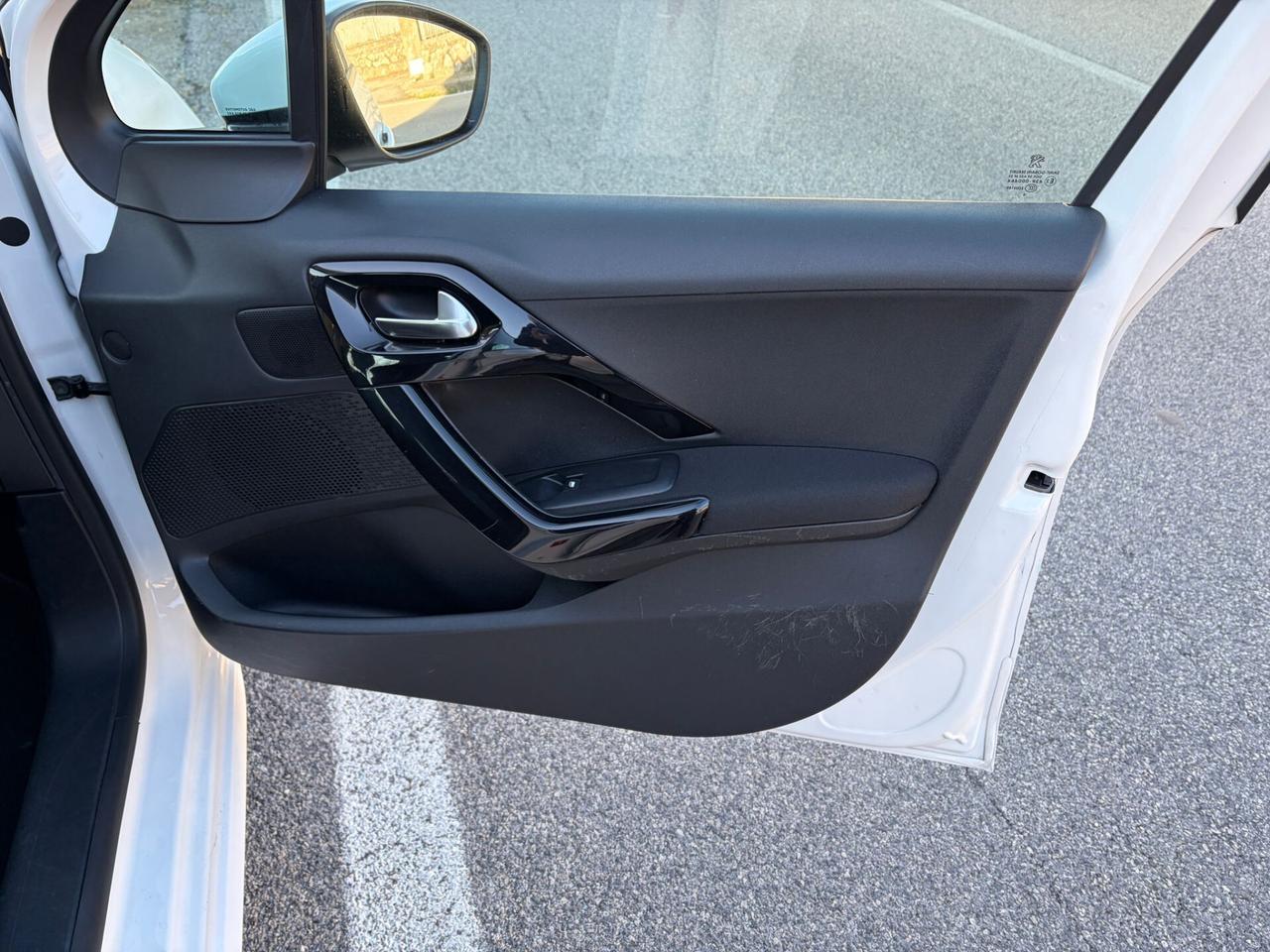 Peugeot 208 1.4 HDi 68CV 5 porte Access