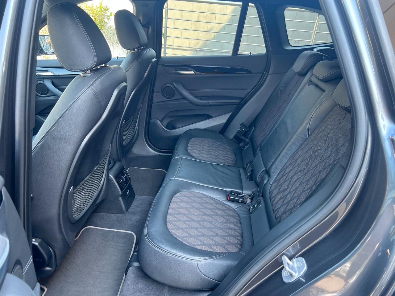 Bmw X1 sdrive18d xLine auto LED/NAVI/PELLE/18; PERFETTA