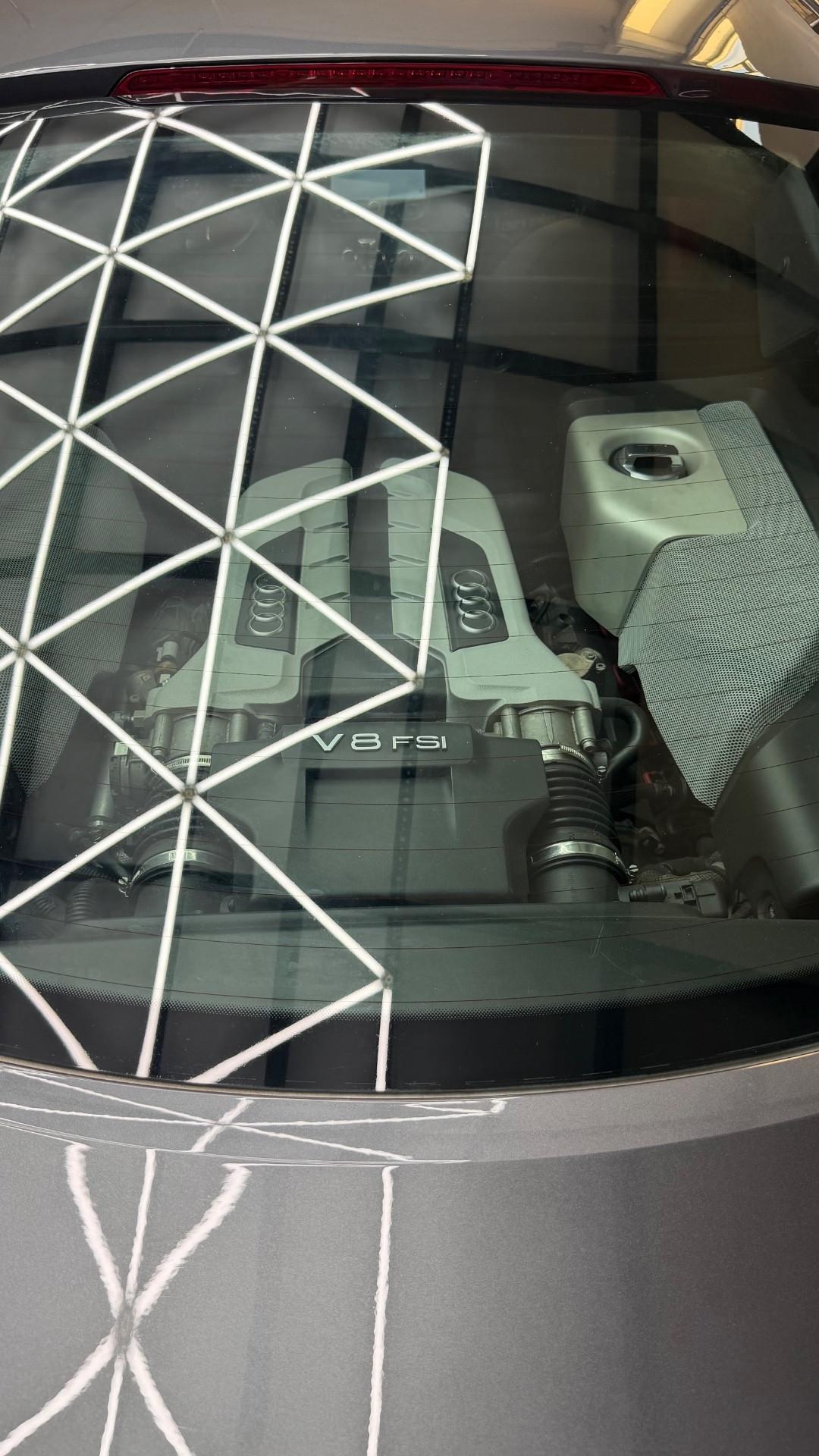 Audi R8 4.2 V8 FSI quattro R tronic