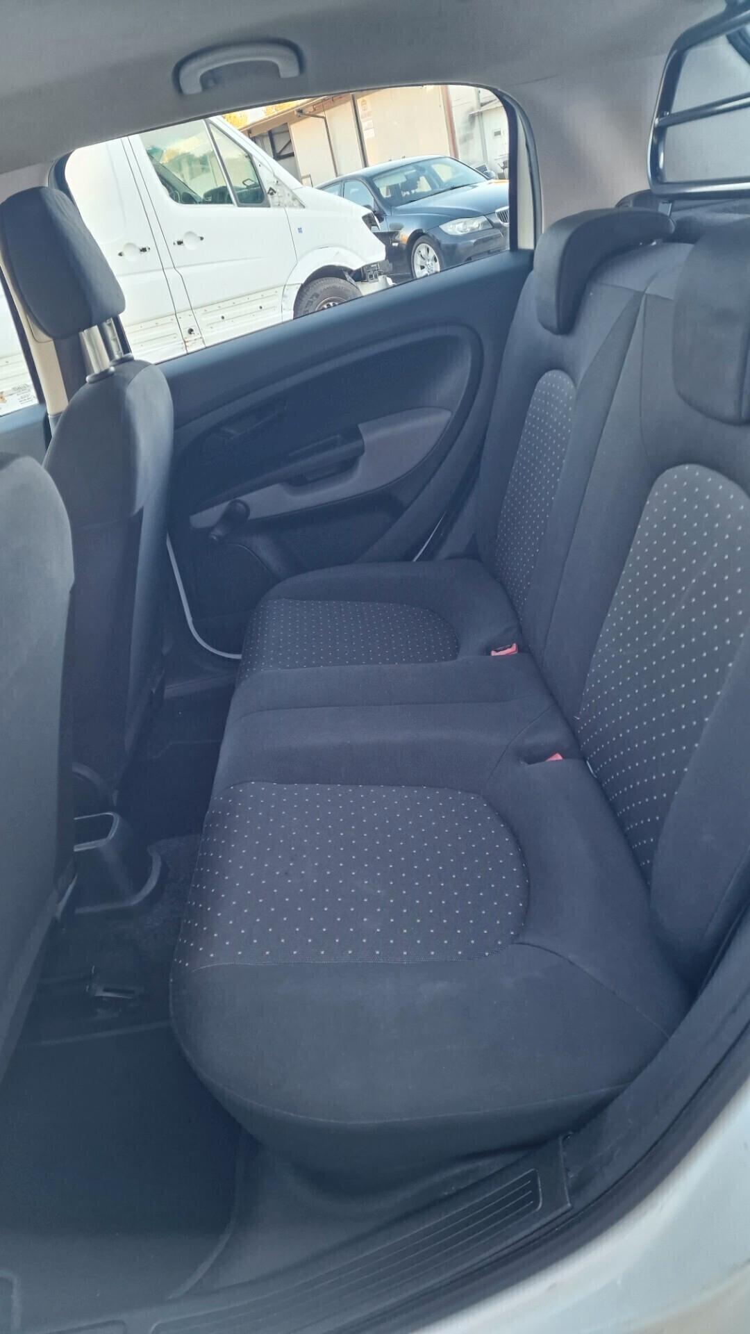 Fiat Grande Punto 1.3MJT 75 5p.Van Active 4pt