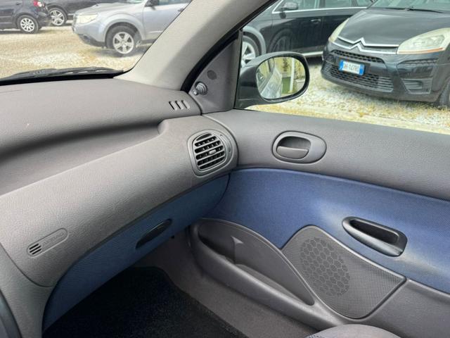 PEUGEOT 206 1.1 5p. Lee
