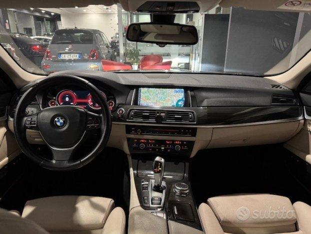 BMW 520 d xDrive Luxury Line/TETTO PANORAMICO
