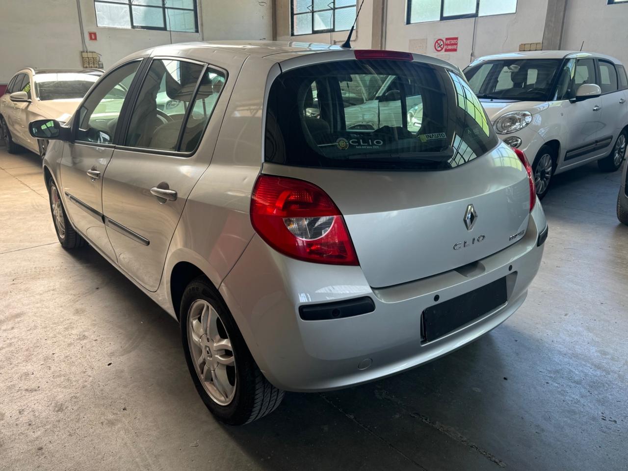 Renault Clio 1.6 5 porte CAMBIO AUTOMATICO GPL
