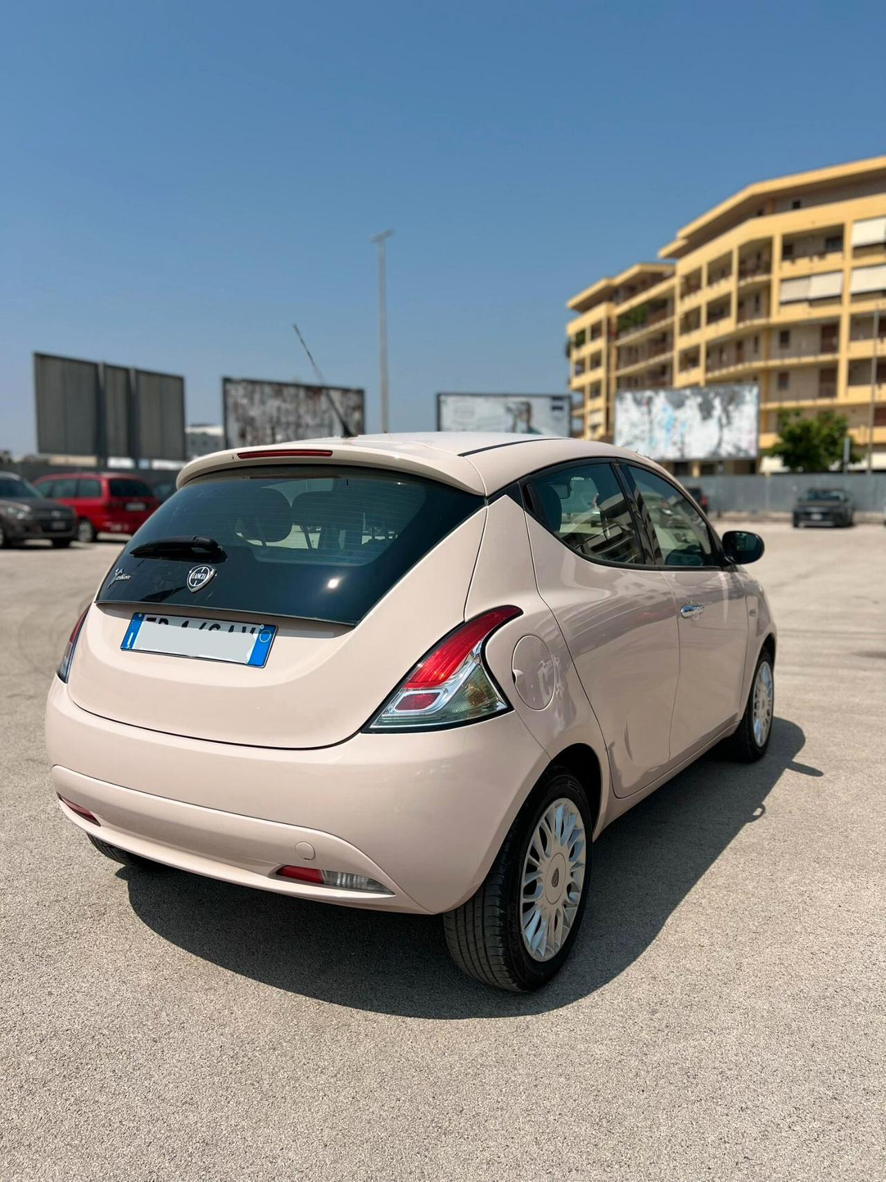 Lancia Ypsilon 1.2 69 CV 5 porte Gold