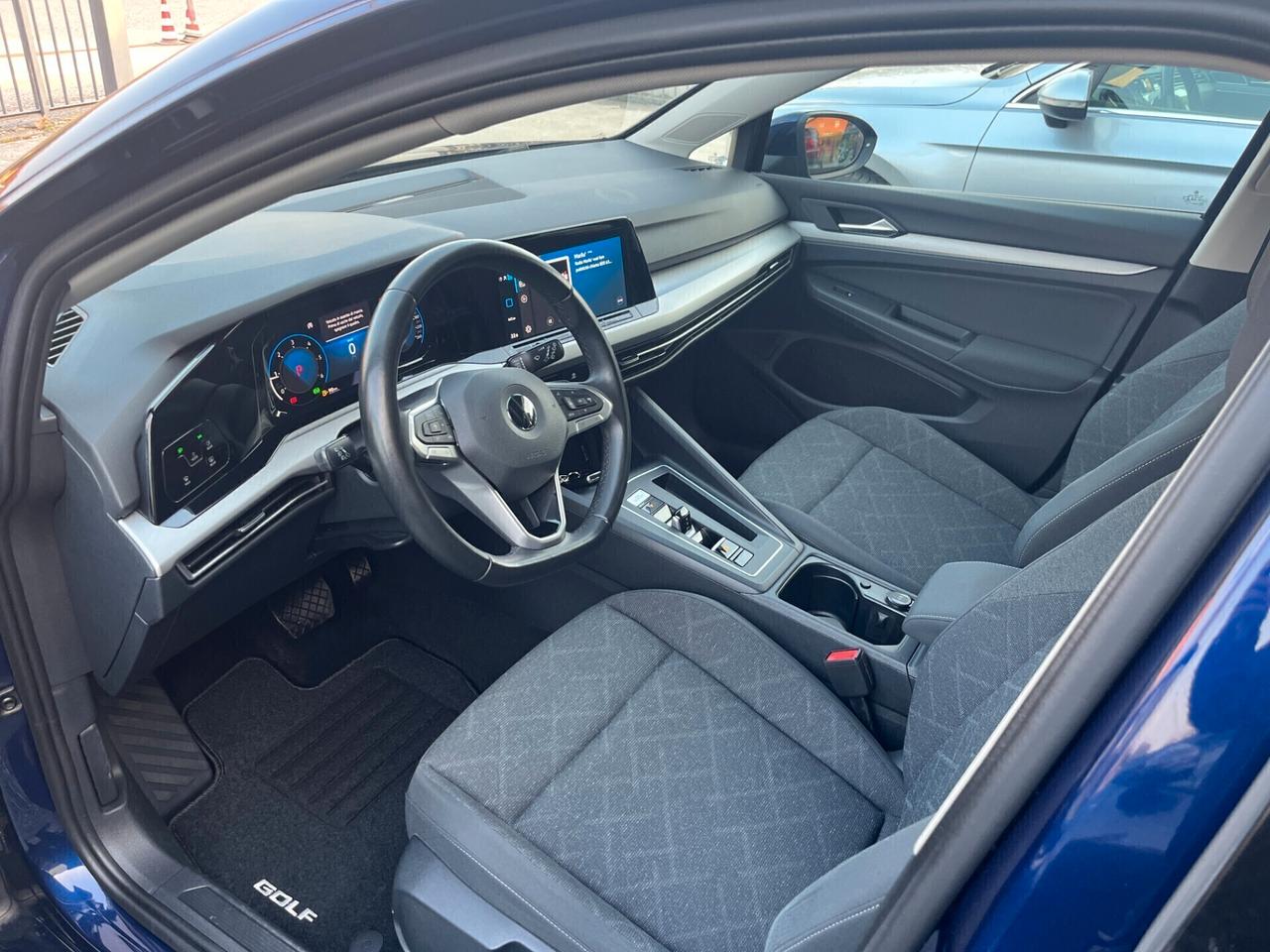 Volkswagen Golf 2.0 TDI DSG Life 02/2022 KM 81156