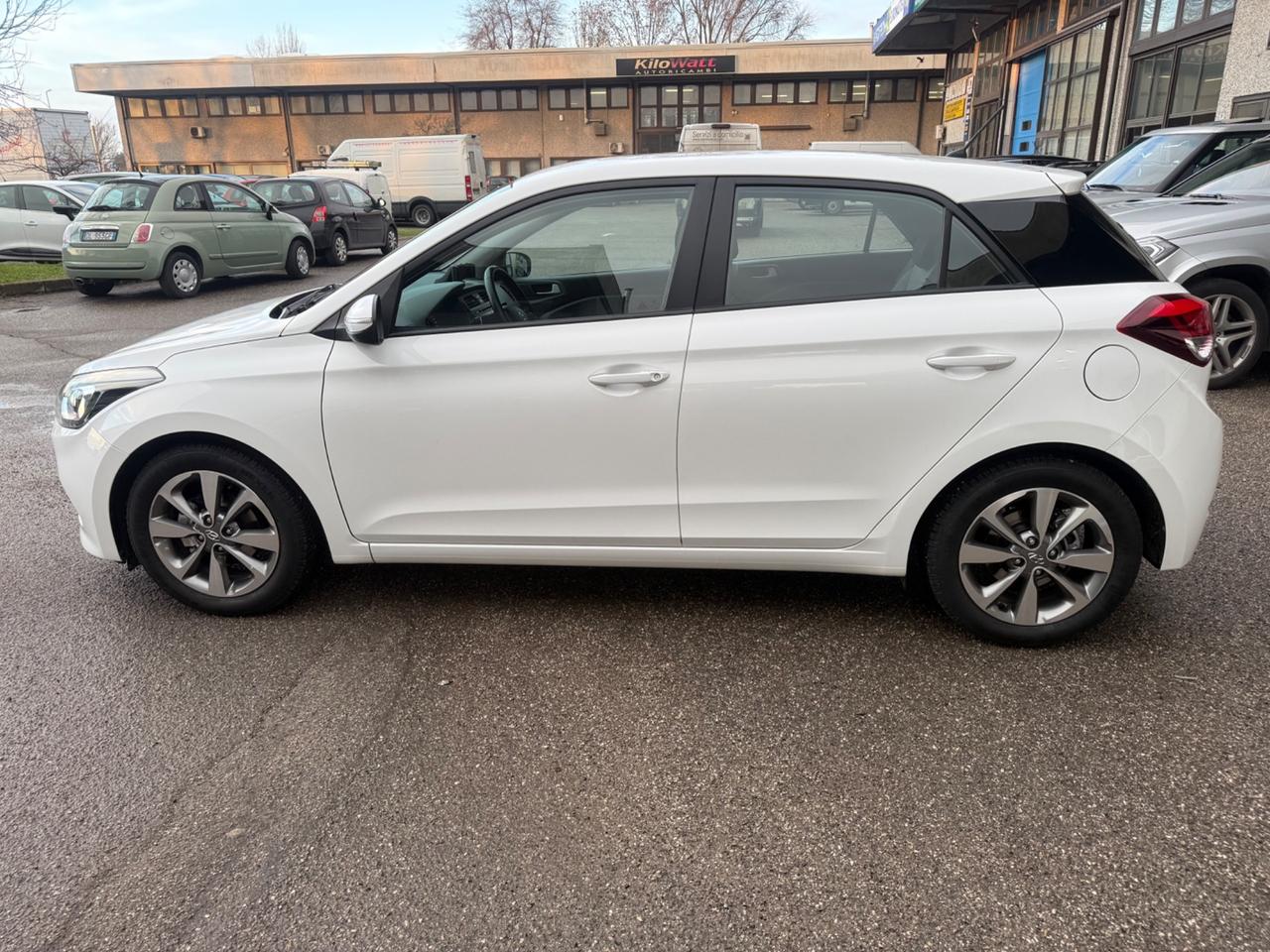 Hyundai i20 1.2 84 CV 5 porte Style Neopatentati ok
