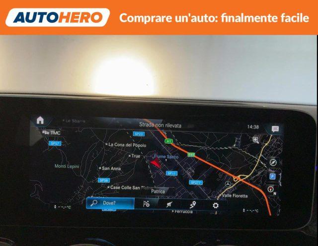 MERCEDES-BENZ GLB 200 d Automatic Premium