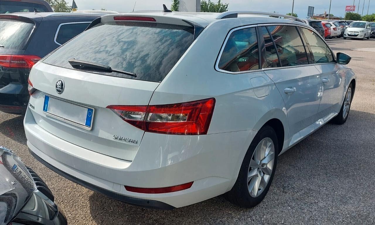 Skoda Superb 1.6 Cambio Automatico Neopatentati