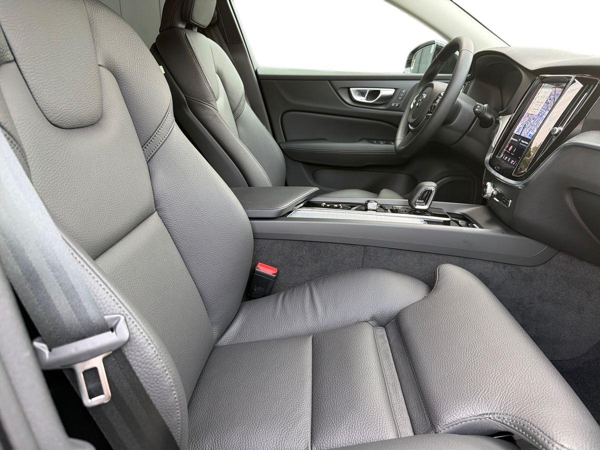 VOLVO V60 2.0 b4 Plus Dark auto
