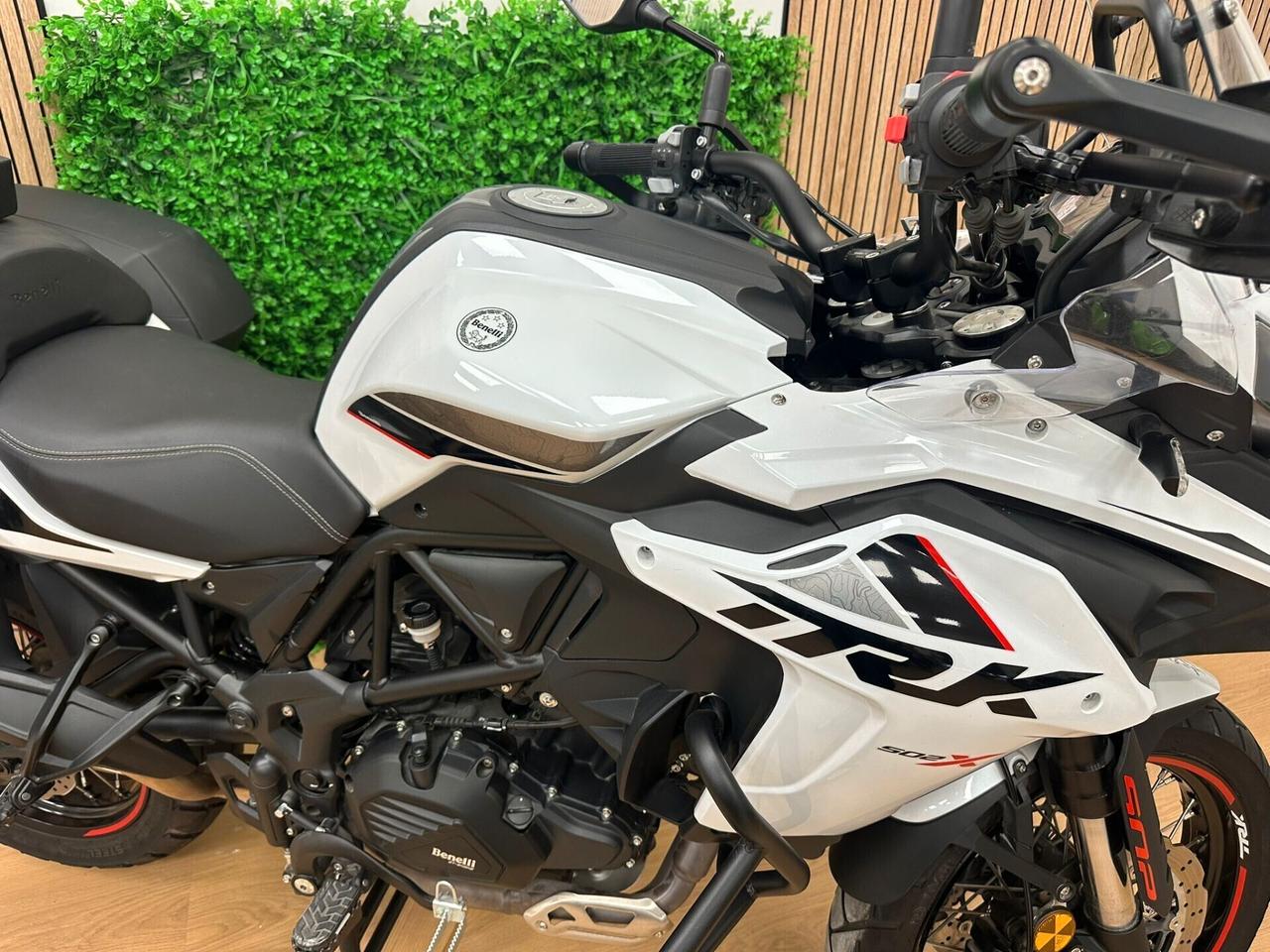 BENELLI TRK 502 X TRK502X + SET 3 VALIGE 2024
