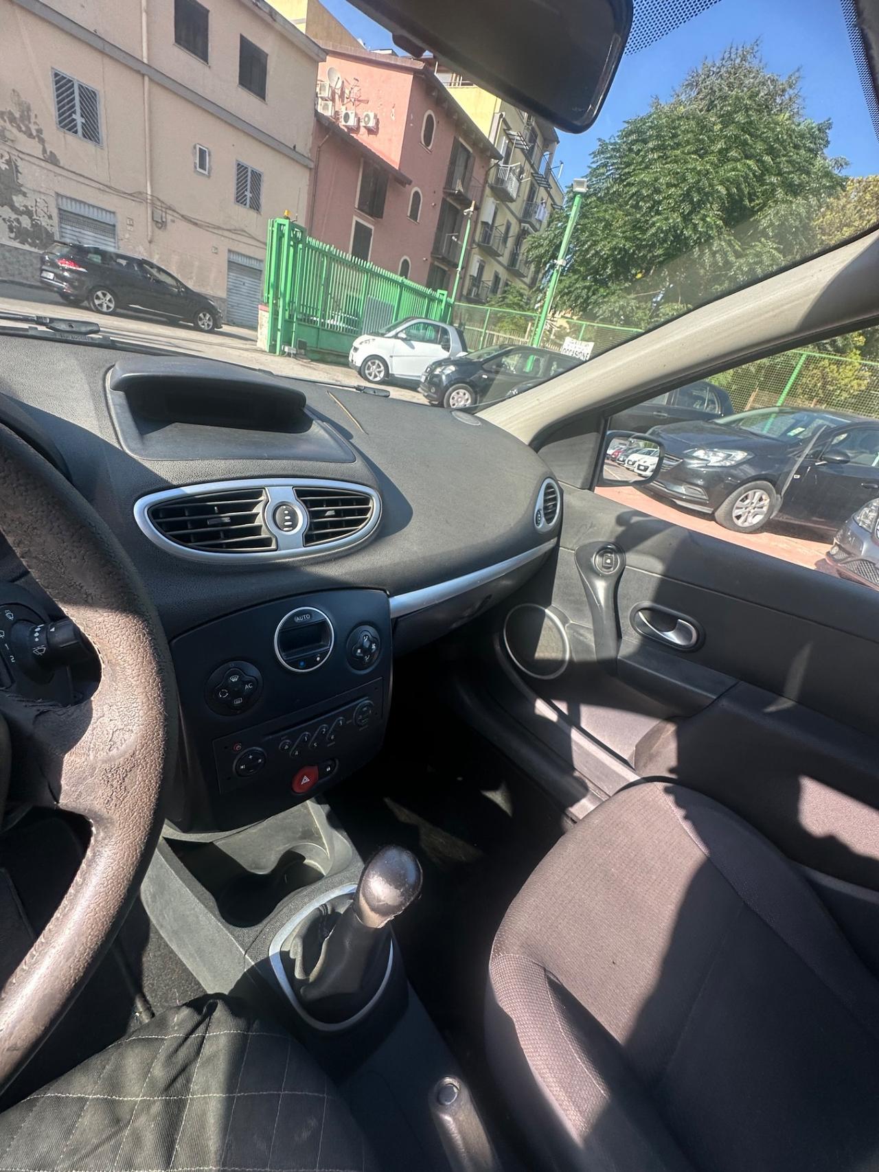 Renault Clio 1.2 16V 3 porte Luxe