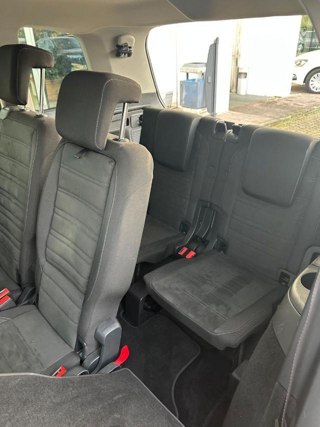 VOLKSWAGEN Touran 1.6 TDI DSG Highline 7 POSTI