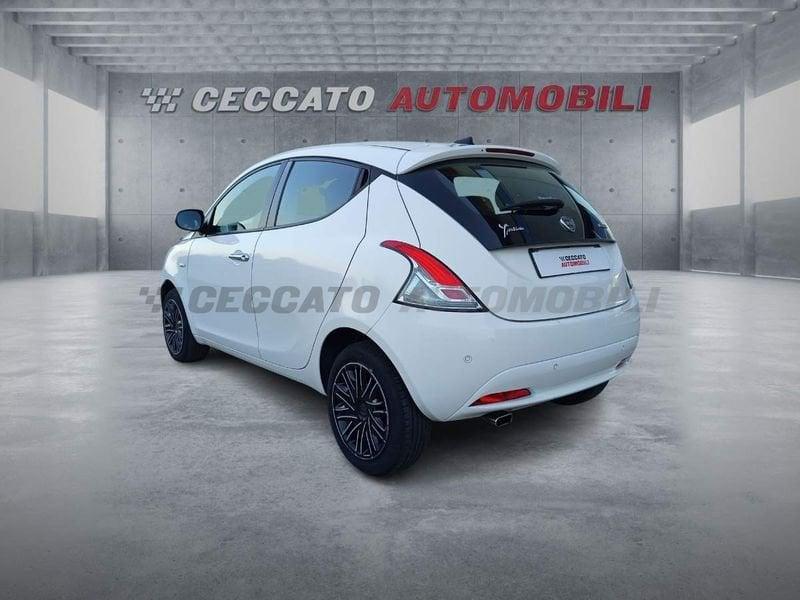 Lancia Ypsilon Ypsilon 1.0 firefly hybrid Gold s&s 70cv 5p.ti