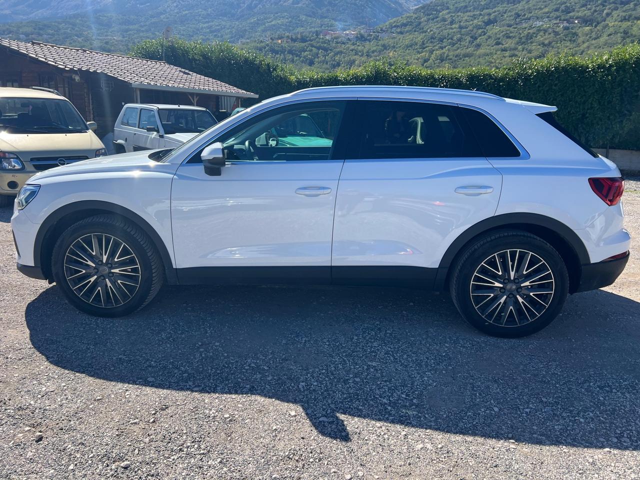 Audi Q3 35 TDI quattro S tronic Business Advanced