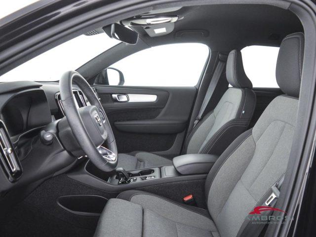 VOLVO XC40 2.0 b3 Core auto - AUTOCARRO N1