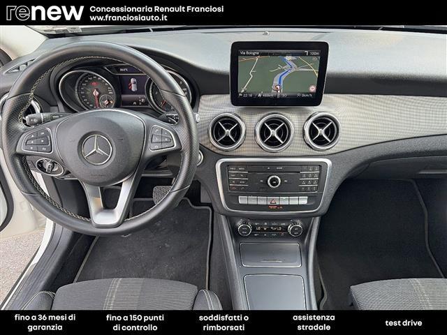 MERCEDES-BENZ GLA 200 D Sport 7G-DCT