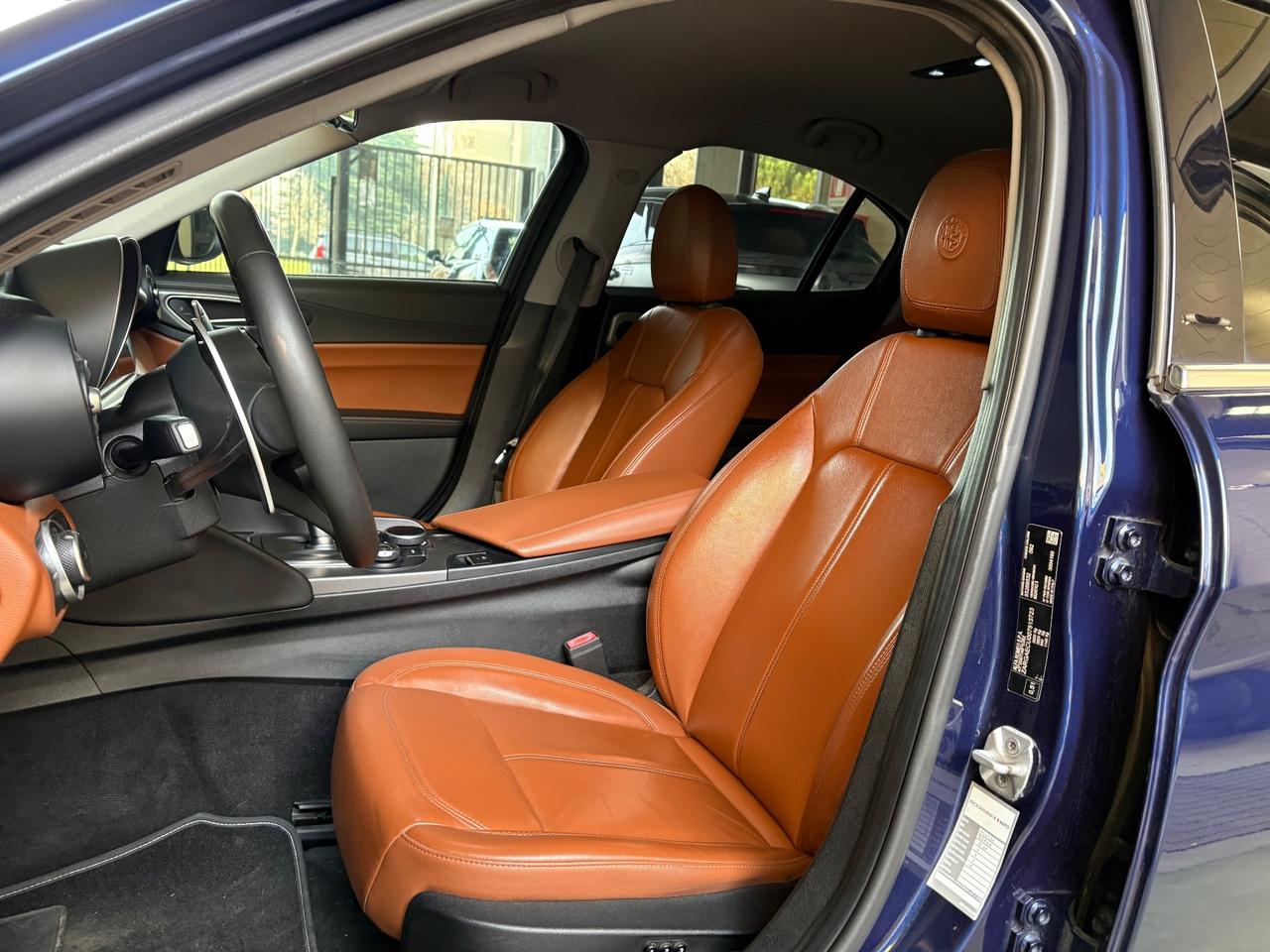 Alfa Romeo Giulia 2.2 Q2 Turbodiesel 180 CV AT8 Business Sport Launch Ed.