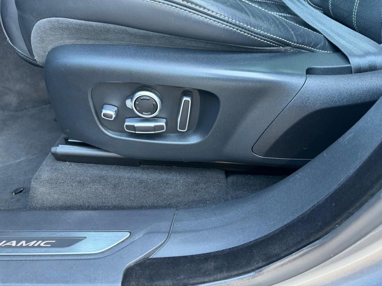 Land Rover Range Velar 3.0D V6 300 CV R-Dynamic HSE