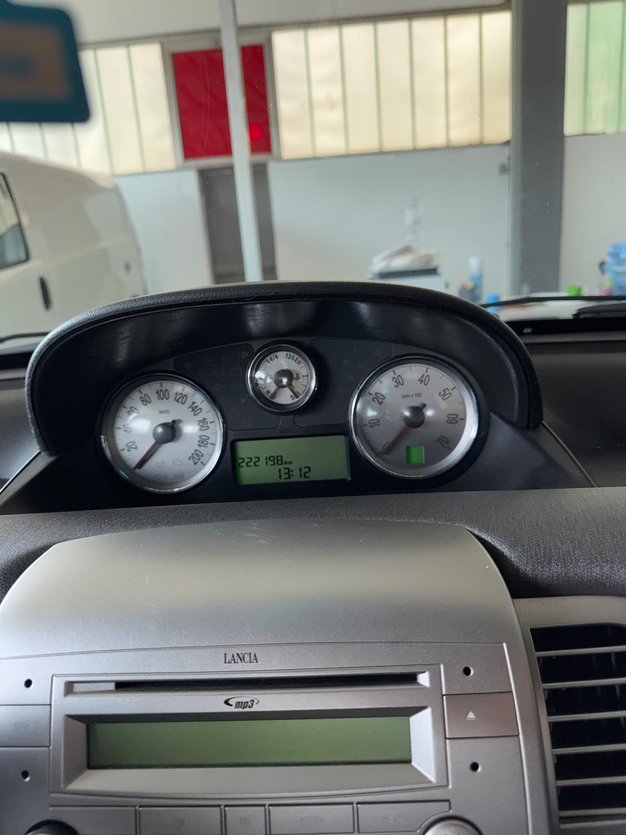 Lancia Ypsilon 1.3 MJT 90 CV Platino