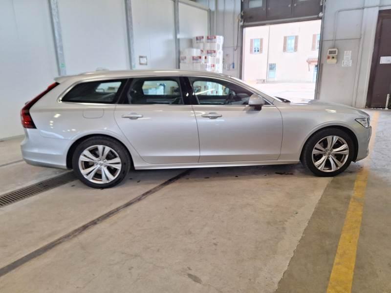 Volvo V90 2.0 B4 Momentum Business Pro AWD Geartronic