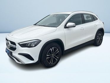 Mercedes GLA 180 180 D Advanced 8G-DCT