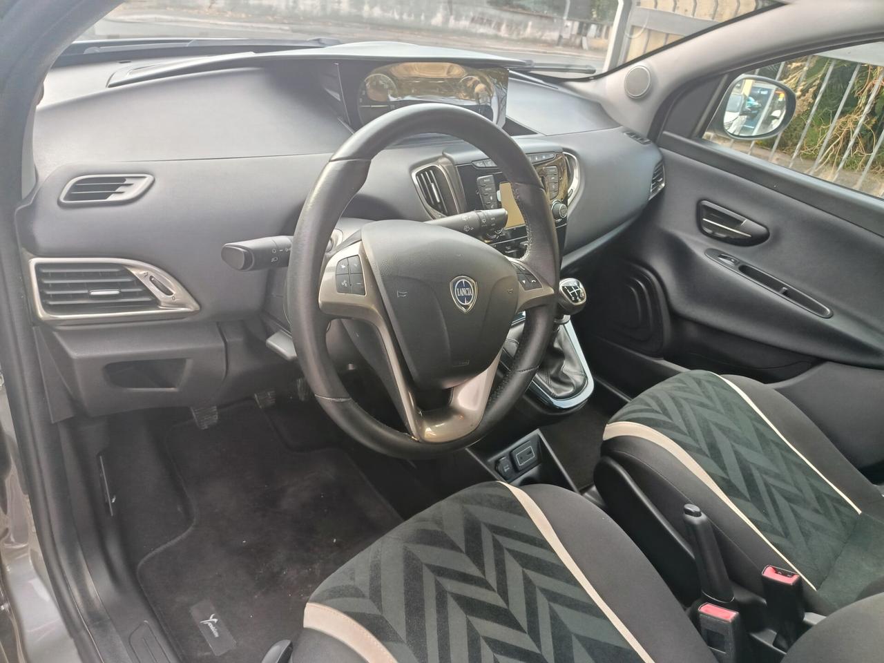 Lancia Ypsilon 1.2 69 CV 5 porte GPL Ecochic Gold