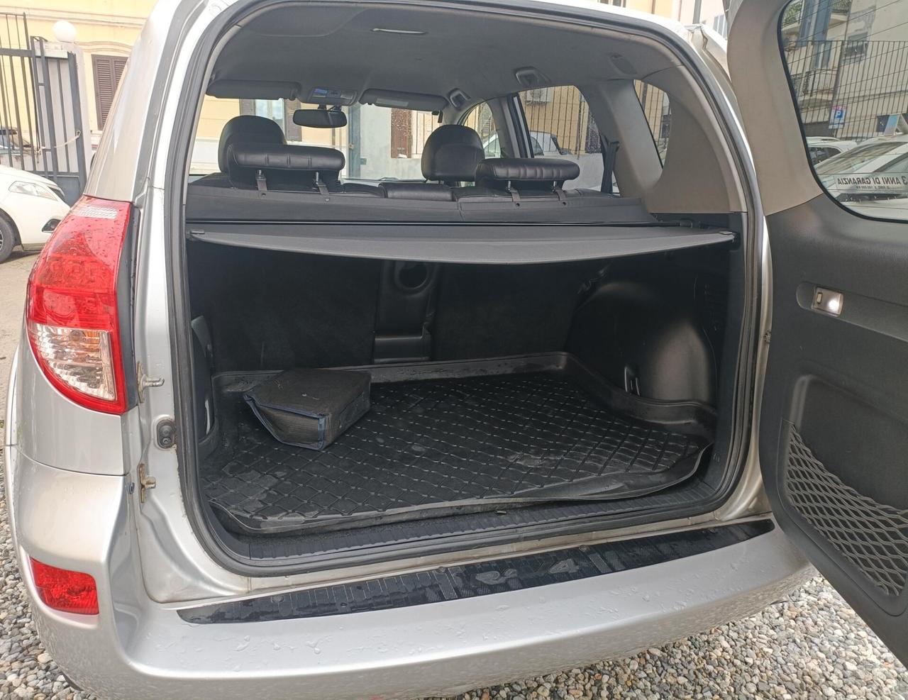 Toyota RAV 4 RAV4 Crossover 2.2 D-4D 177 CV Luxury