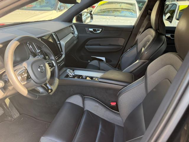 VOLVO XC60 B4 (d) AWD automatico Plus Bright