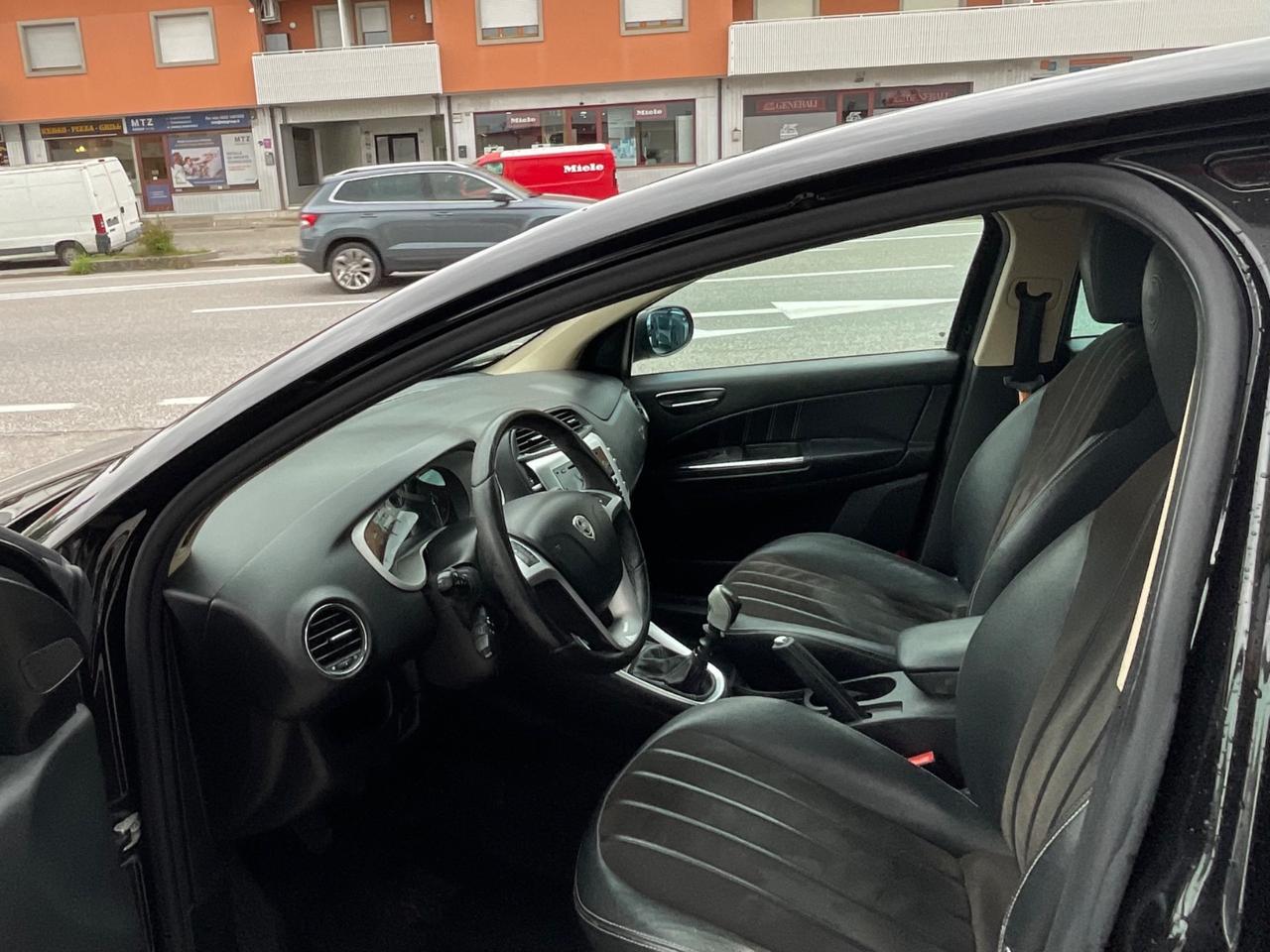 Lancia Delta 1.6 MJT DPF Platino