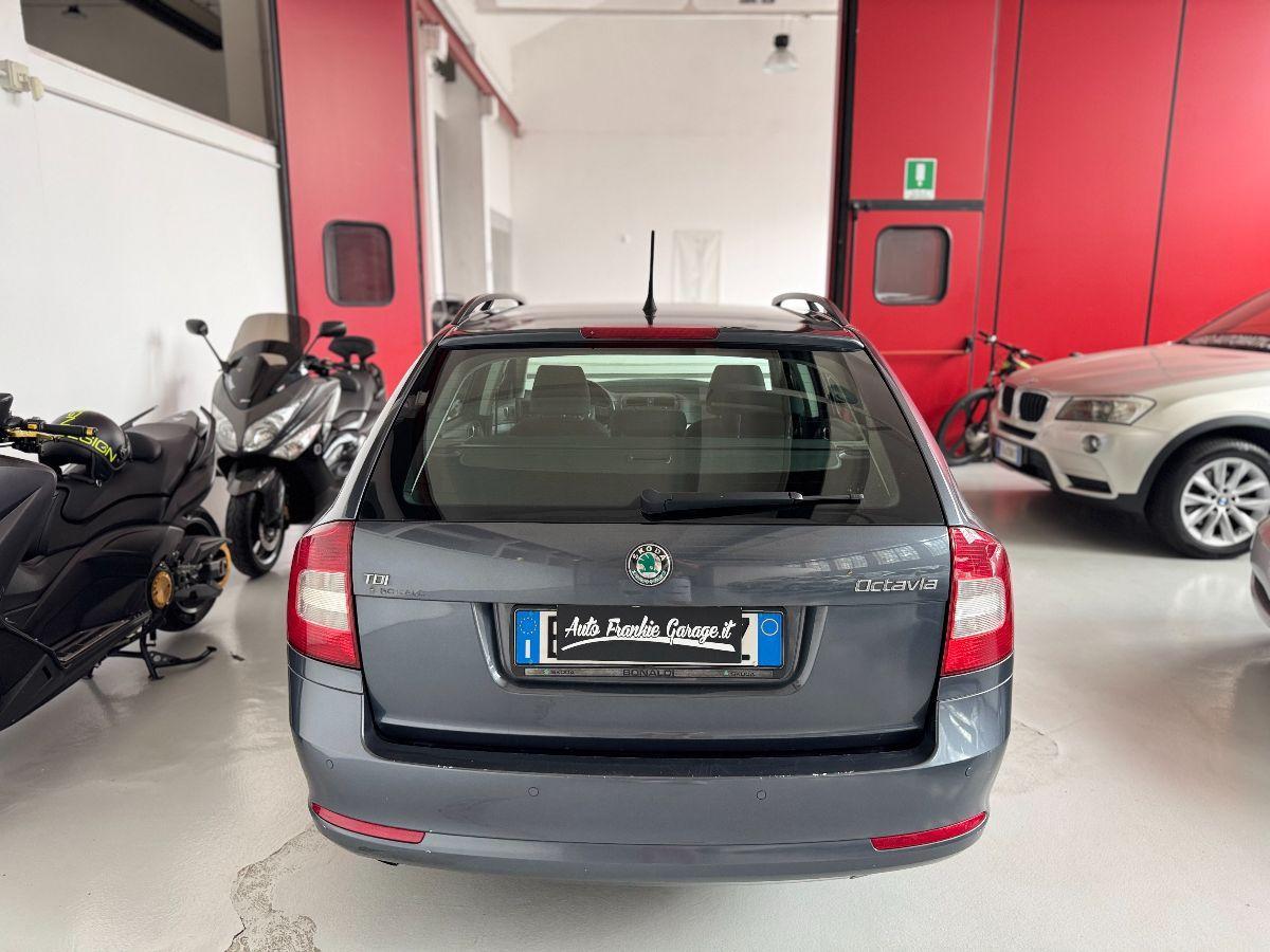 SKODA - Octavia - 1.6 TDI CR F.AP. Elegance
