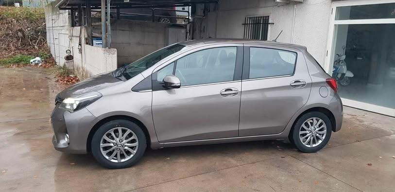 Toyota Yaris 1.0 Mpi 69cv Lounge " SOLO 36.000 KM "