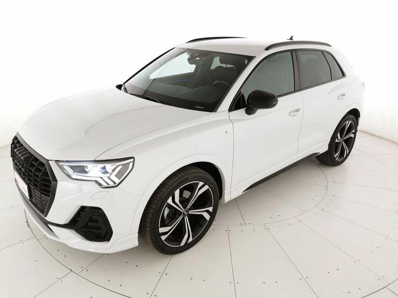 Audi Q3 35 1.5 tfsi Identity Black s-tronic