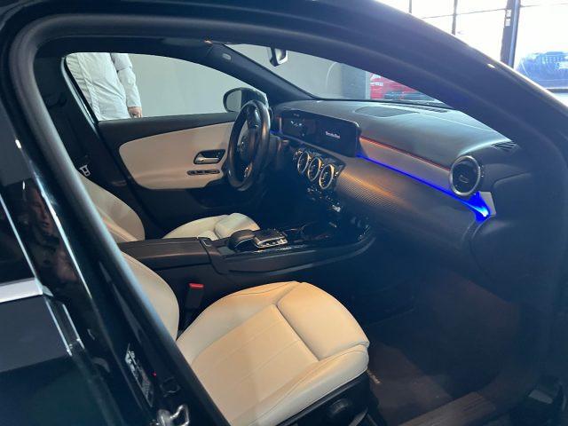 MERCEDES-BENZ A 180 d Automatic Premium ( schermo grande )