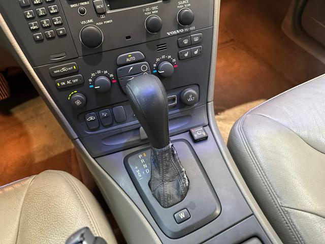 VOLVO V70 2.4i turbo 20V cat AWD T Optima