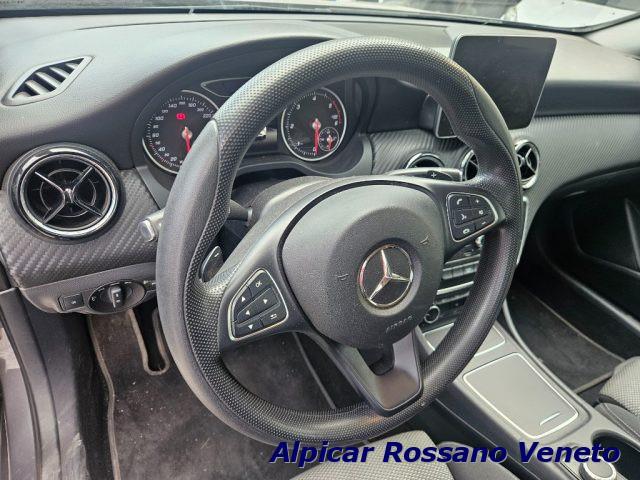 MERCEDES-BENZ GLA 200 d Automatic Sport