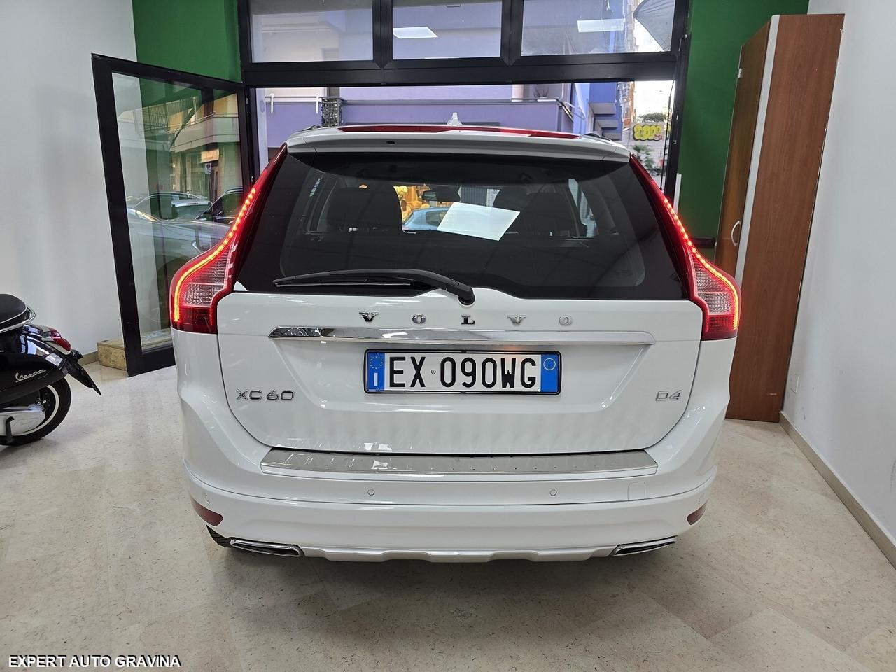 VOLVO XC60 2015 CAMBIO MANUALE 2.0 181cv PARI NUOV