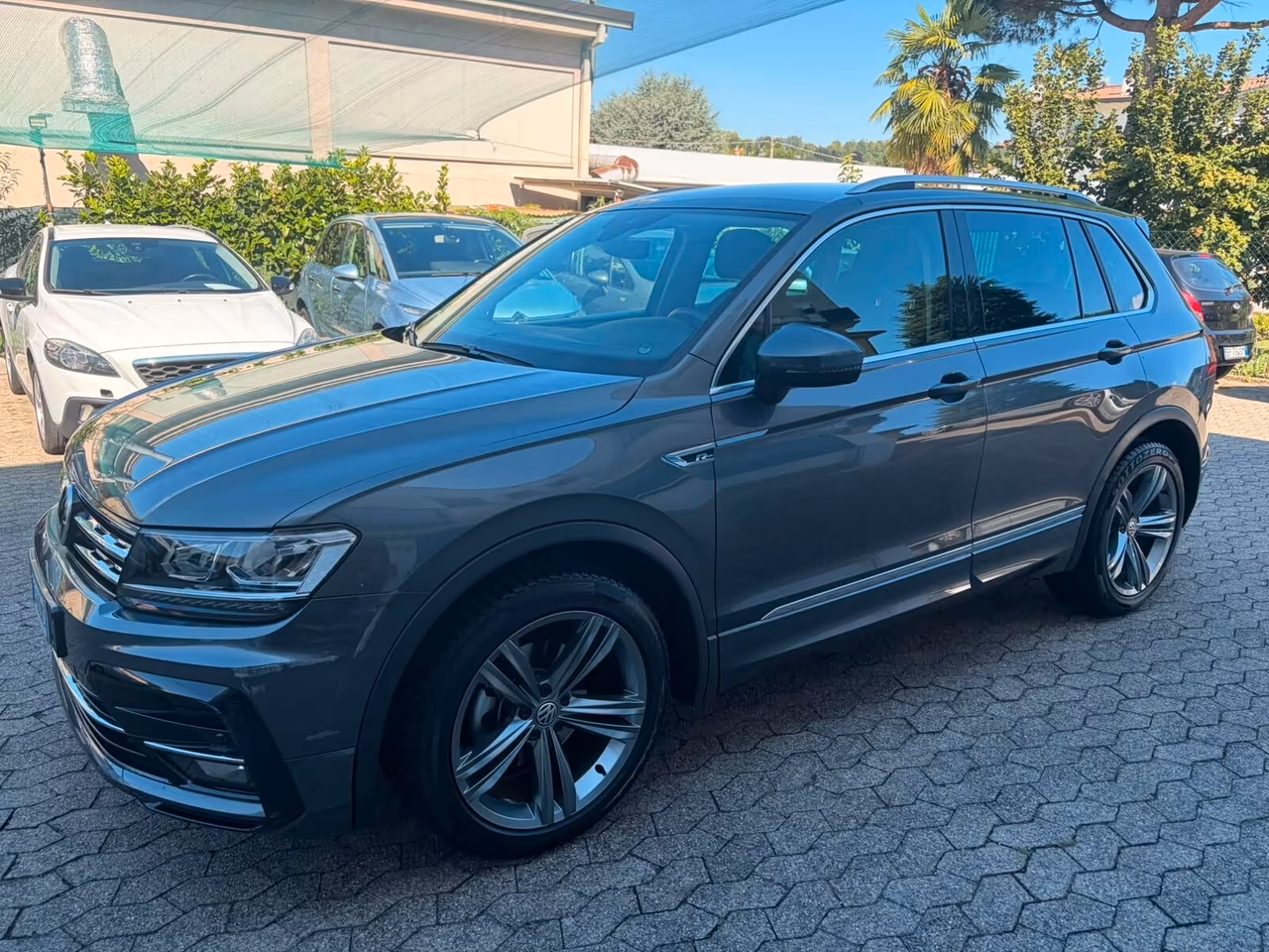 Volkswagen Tiguan 1.4 TSI Sport BlueMotion Technology*EURO6*R-LINE*FULL OPTIONAL